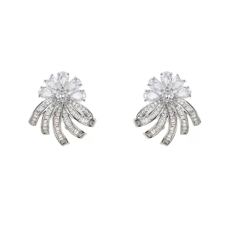 Starlight Echo – Elegant Zircon Drop Earrings in Gold