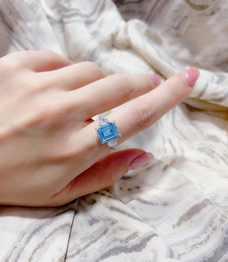 Elegant Aquamarine Ring – 5.5CT Rectangle Cut