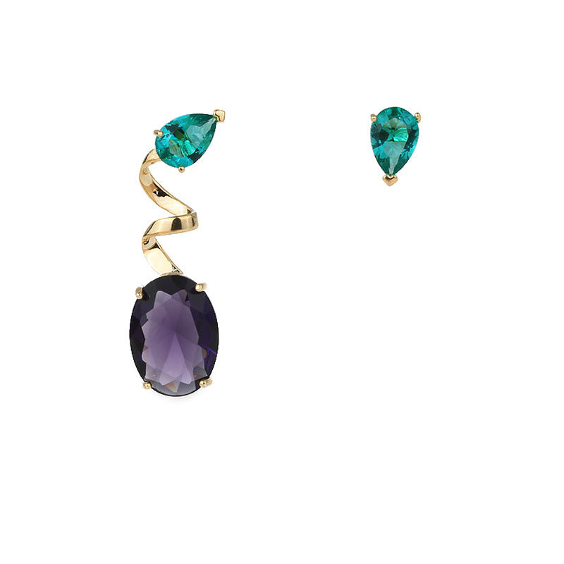 Asymmetry in Motion – Wrapped Teardrop Earrings with Sculptural Charm