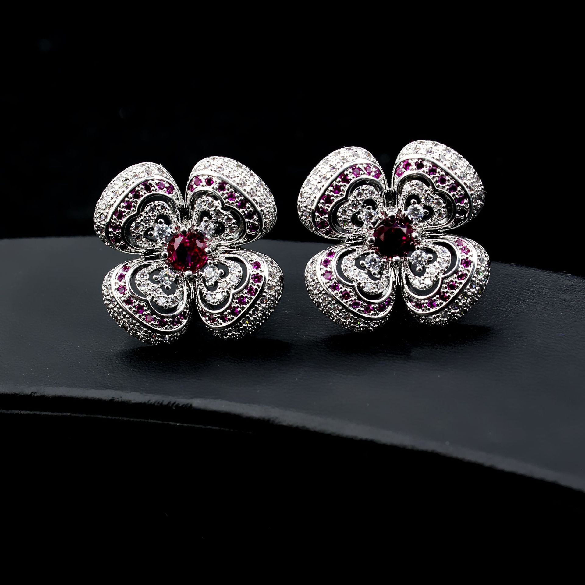 Retro Floral Zircon Earrings for Women Summer High-end Retro Earrings