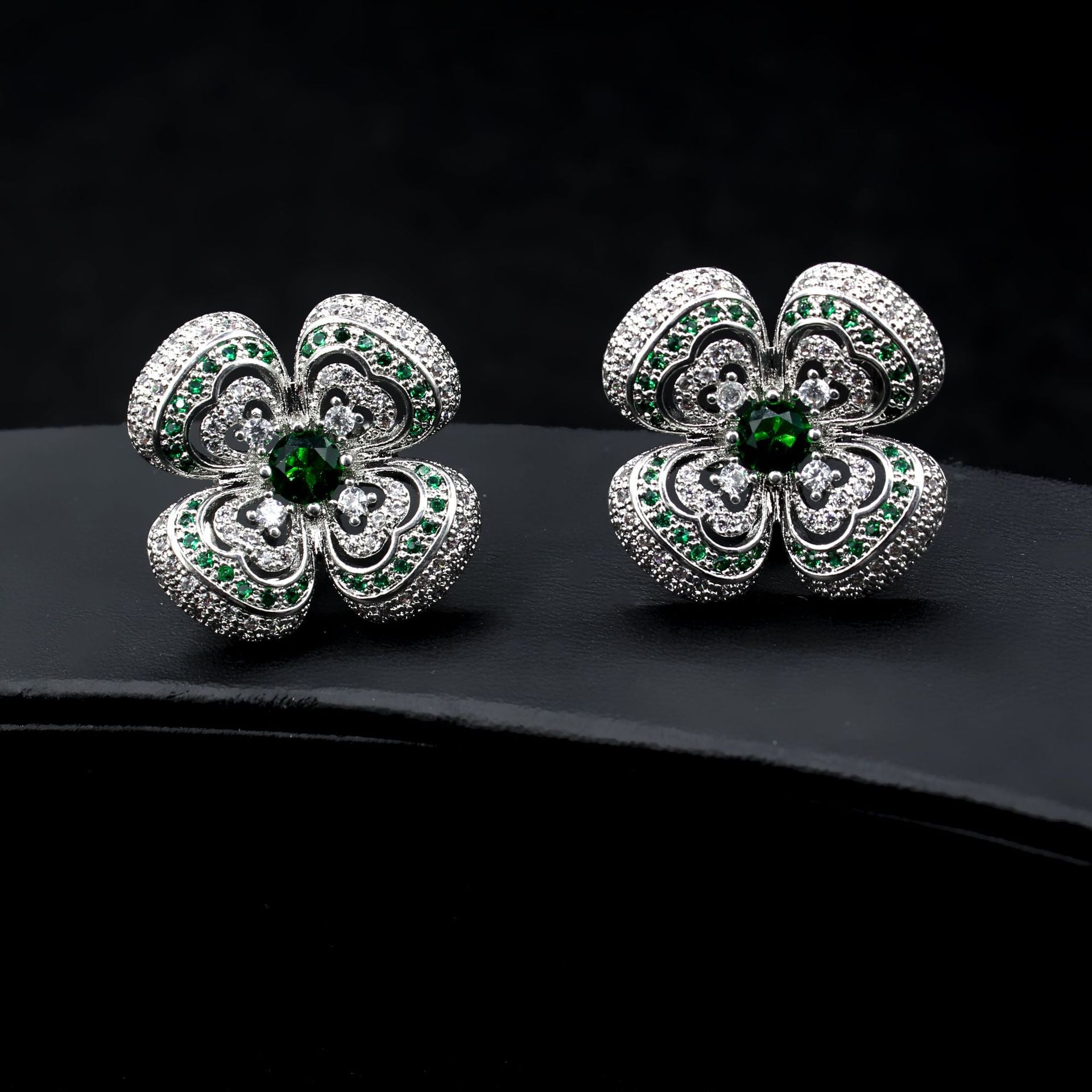 Retro Floral Zircon Earrings for Women Summer High-end Retro Earrings