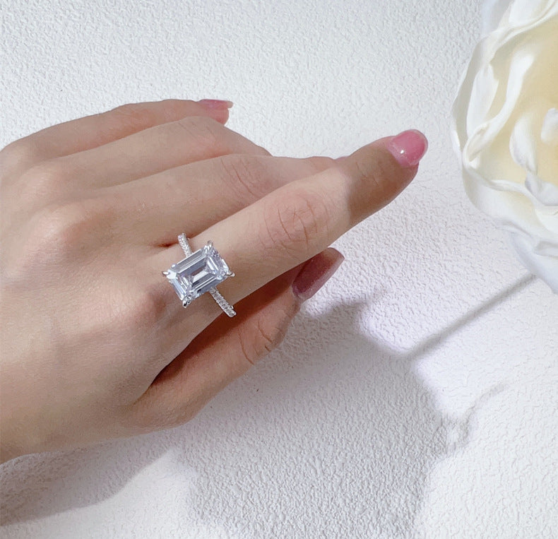 Rectangular High Carbon Diamond Light Luxury Ring